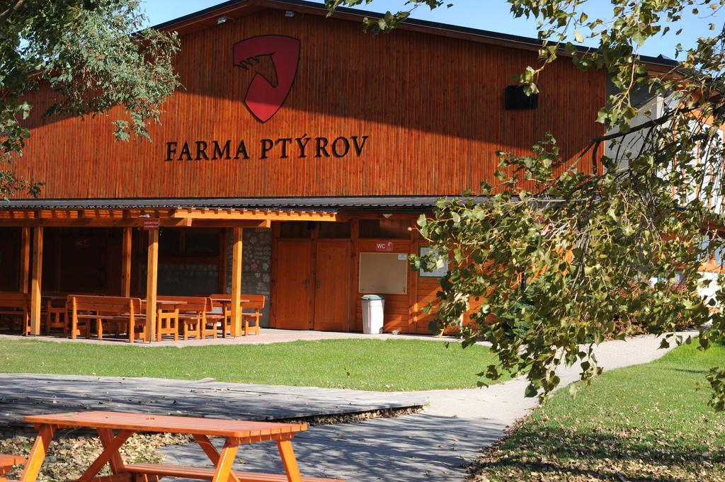 Farma Ptýrov Mnichovo Hradiste Exterior foto