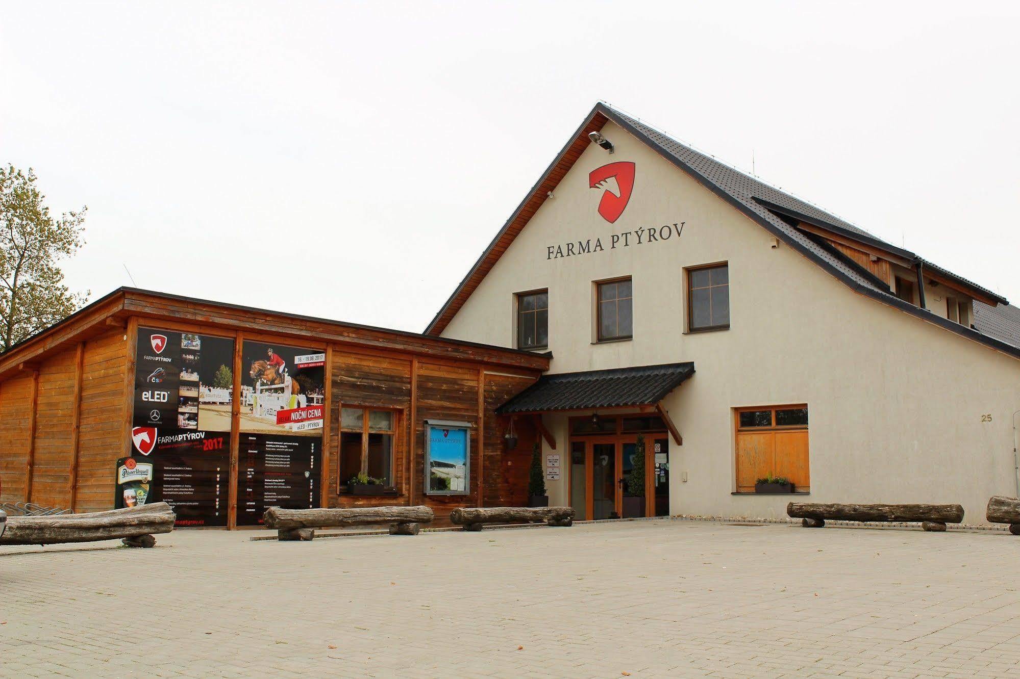 Farma Ptýrov Mnichovo Hradiste Exterior foto